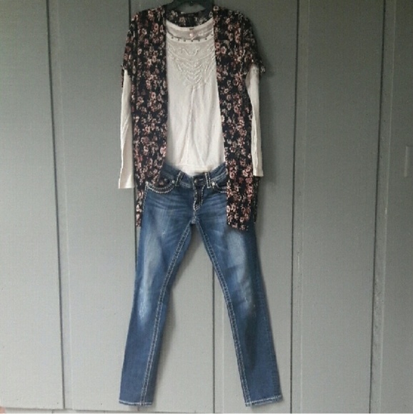 Miss me skinny 💙🌹 - Picture 3 of 7